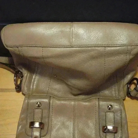 B Makowsky leather purse dark tan - Picture 10 of 11